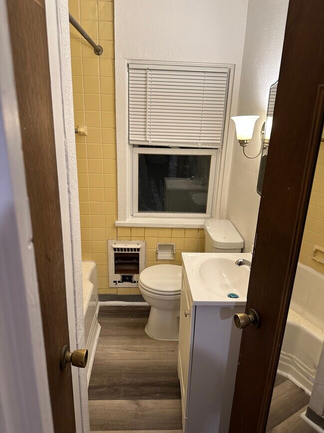 Foto del edificio - 1808 Beech Ave