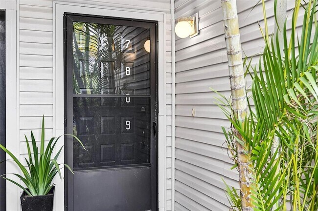 Foto del edificio - 7809 Niagara Ave
