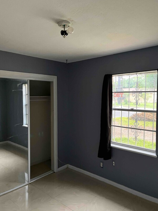 Foto del edificio - 234 E Los Ebanos Blvd