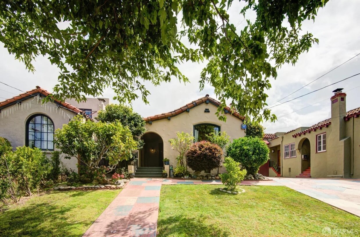 Primary Photo - 3231 Fernside Blvd