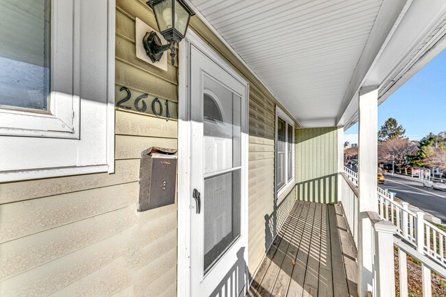 Building Photo - 2601 Washington St