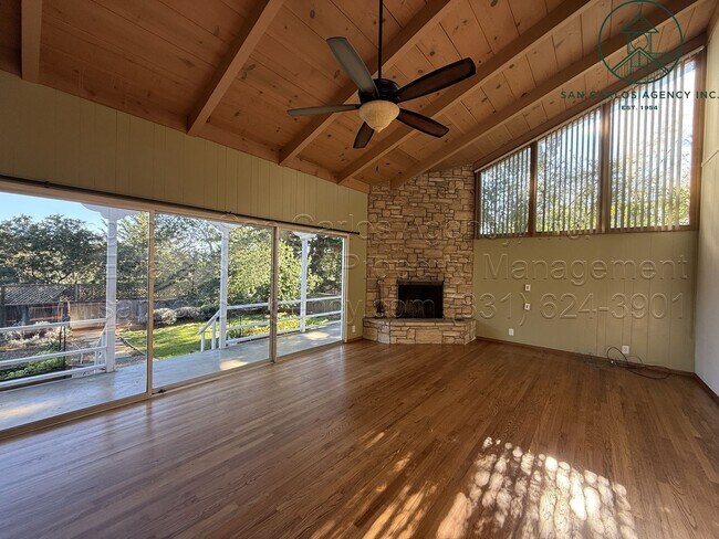 Building Photo - Charming Three Bedroom Hatton Fields Home