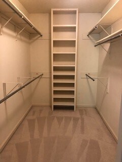 Vestidor - 29 Sterling Court (Hershey Med Center)