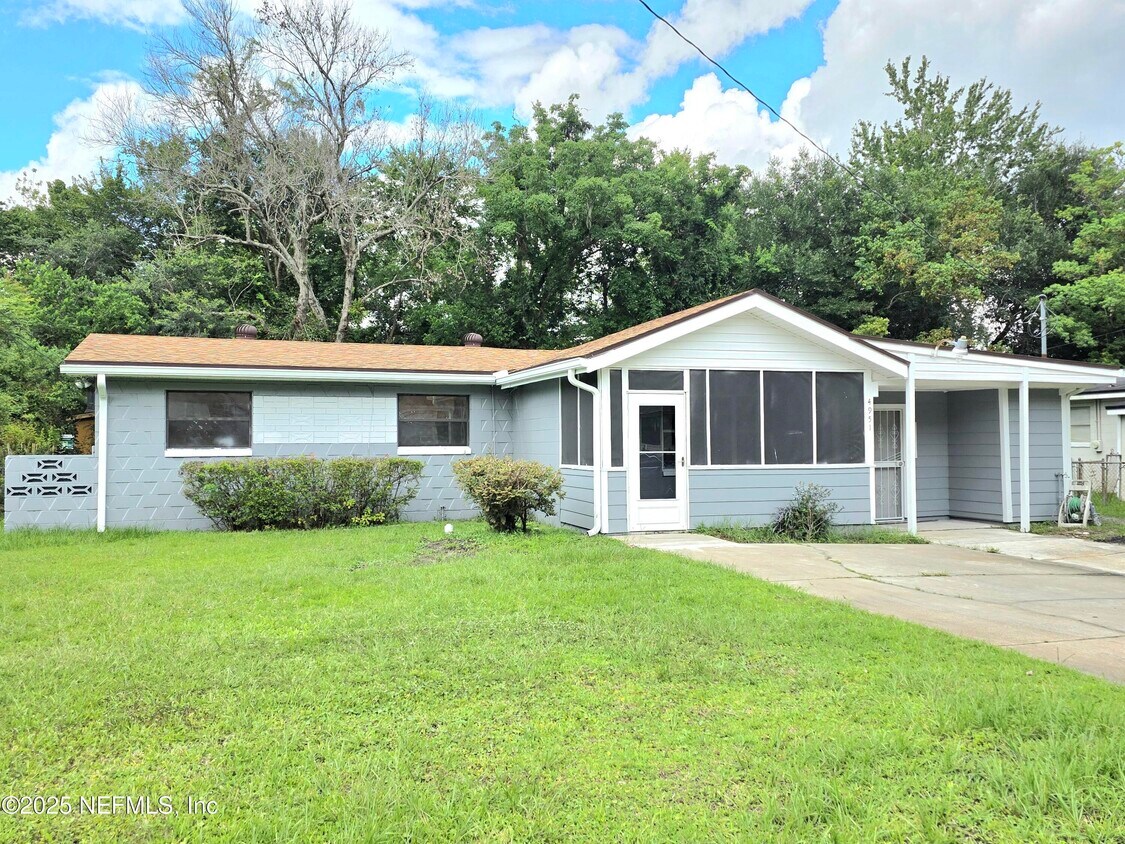 Foto principal - 4951 Dallen Lea Dr