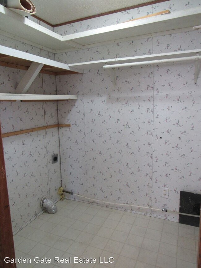 Building Photo - 3 br, 2 bath House - 2690 Sunset