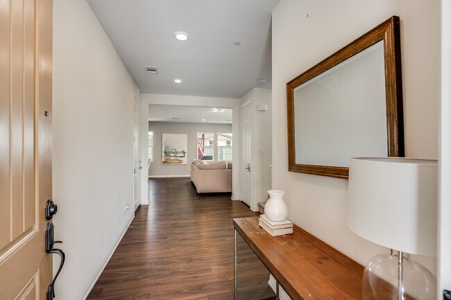 Foto del edificio - 8621 Lake Ashmere Dr