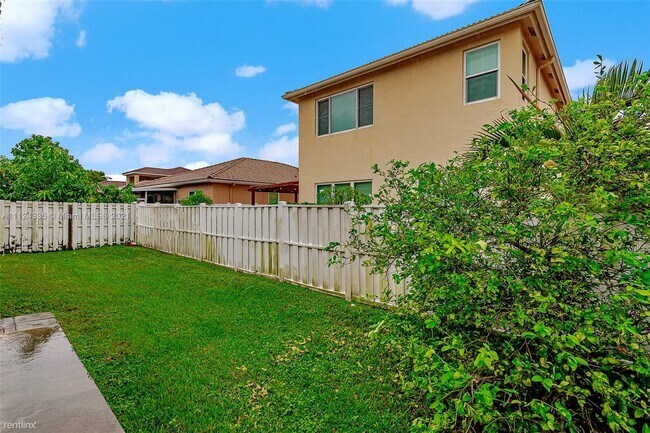 Foto del edificio - 4 br, 3 bath House - 13354 SW 26th St
