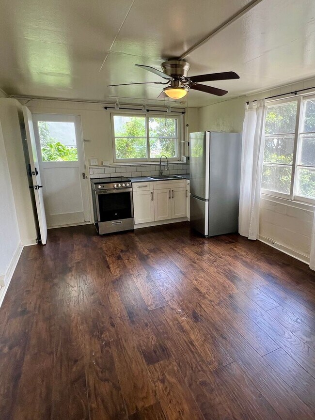 Foto del edificio - Charming Updated 1BR Lower Home in Palolo Valley Near Kaimuki