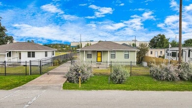 Building Photo - 5635 Mc Cracken Rd