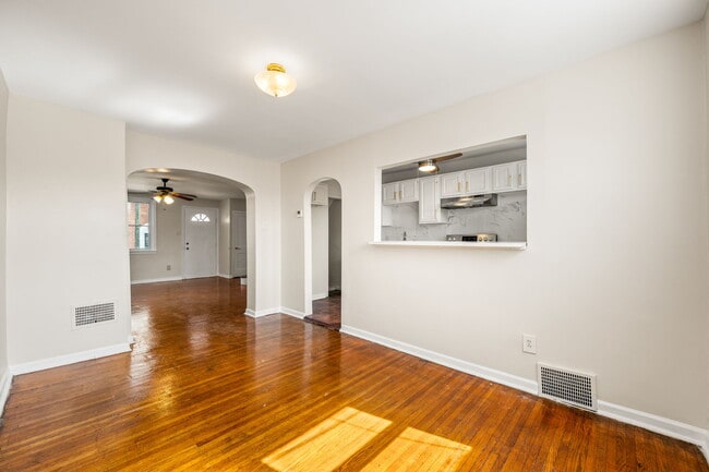 Photo - 1822 W Eleanor St (Philadelphia, PA) House