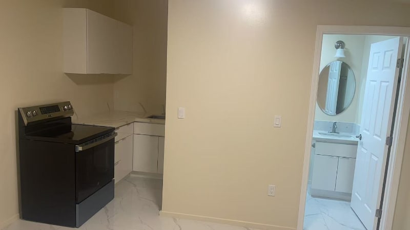 Building Photo - 1676 Hoonipo St