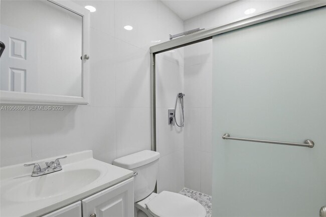 Foto del edificio - 3380 NW 14th St