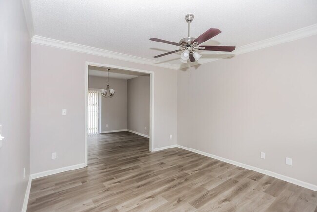 Foto del edificio - 873 Raindrops Rd