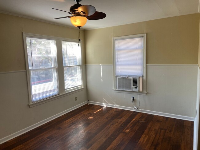 Building Photo - Affordable 1 Bedroom w/ Direct River Trail...