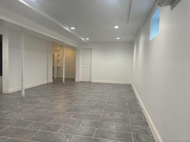 Foto del edificio - 192 Brookfield Ave