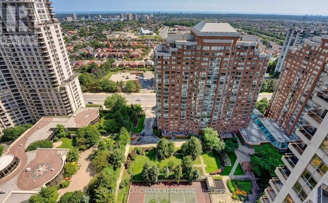 Building Photo - 310 Burnhamthorpe Rd W