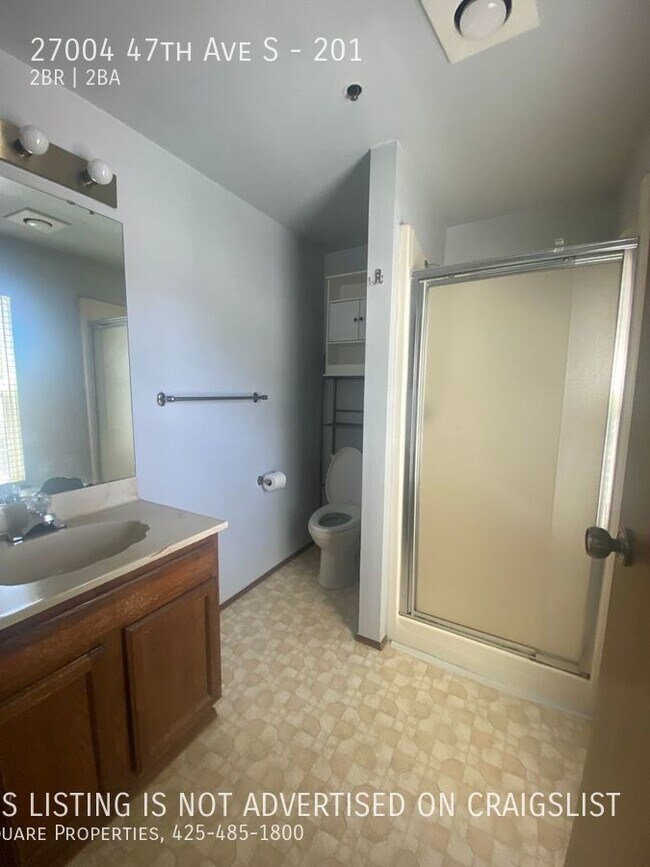 Building Photo - Great Location in Kent! 2-Bedroom Townhous...
