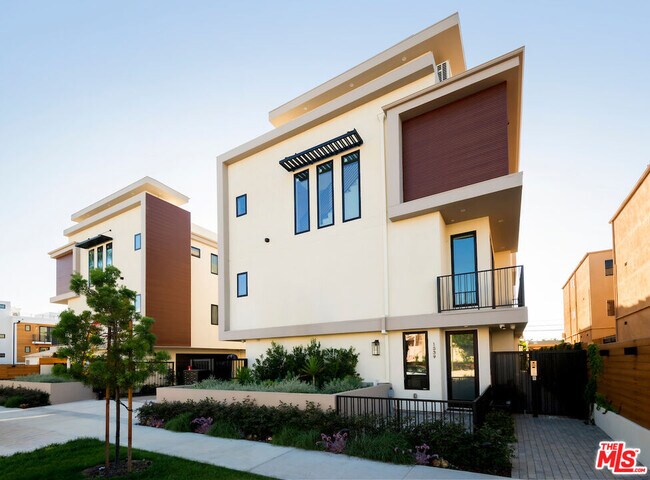 Foto del edificio - 1541 1/2 Hi Point St