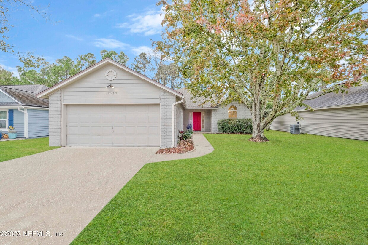 Primary Photo - 12243 Cobblefield Cir N