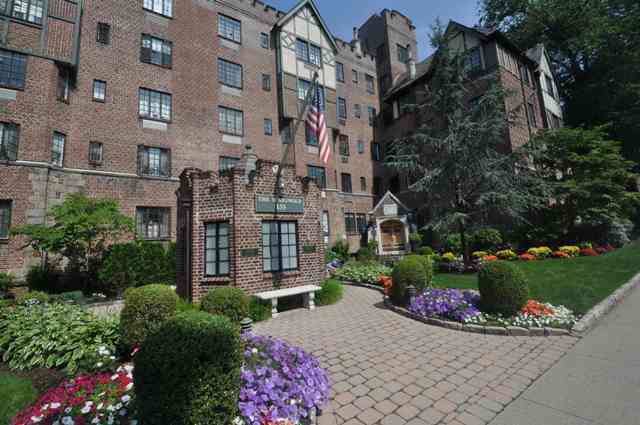 Foto del edificio - 155 Garth Rd