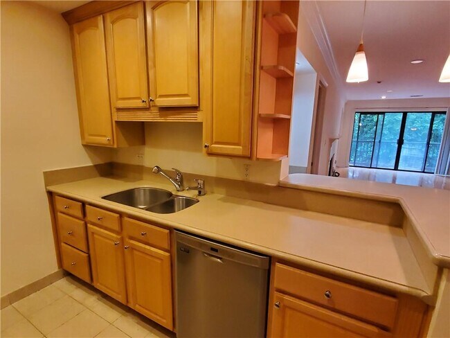 Foto del edificio - 4209 Pine Heights Dr NE