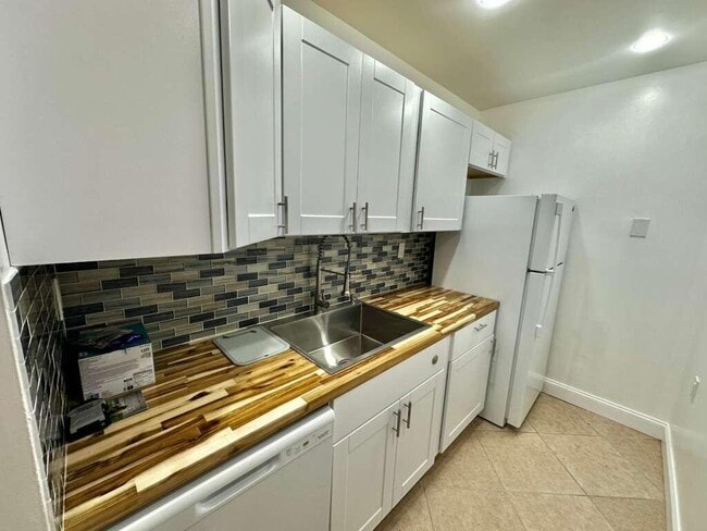 Foto del edificio - 1201 Lake Victoria Dr