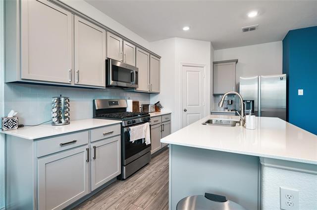 Foto del edificio - 635 Beltrand Ln