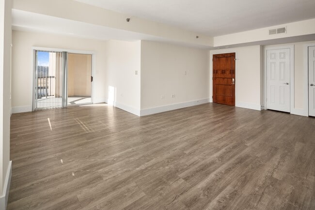 Building Photo - Wesley Townsend Apartments at Buckhead