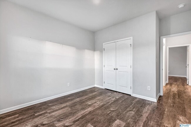 Building Photo - 303 Ivyleaf Dr