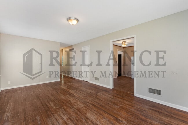 Building Photo - 1122 S Quentin St