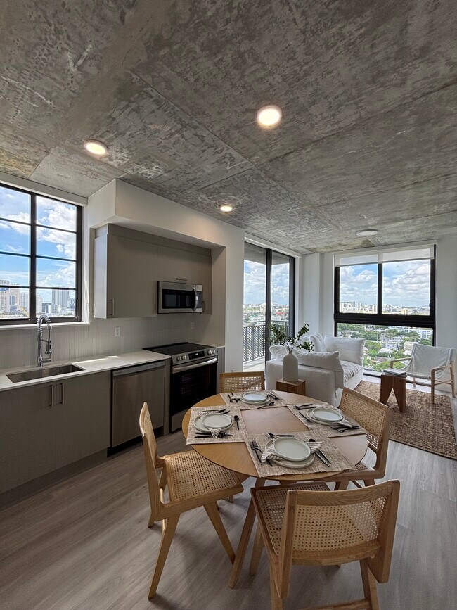 Foto del edificio - 1740 NW 1st Ave