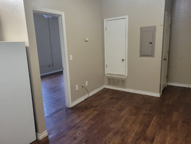 Foto del edificio - 354 E Southcross