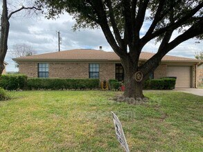 Building Photo - 1413 Berry Dr