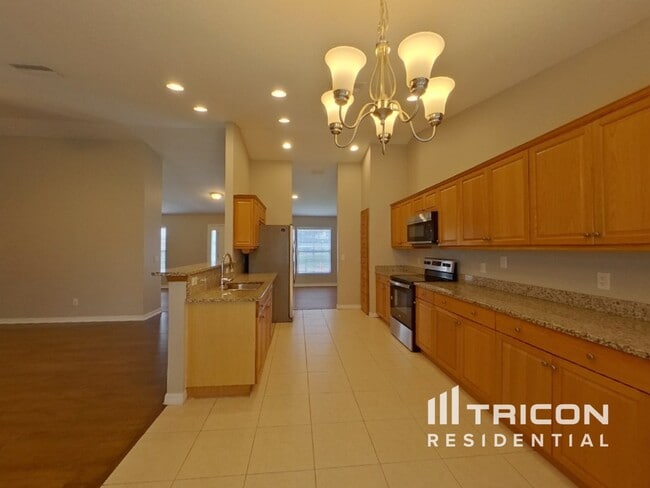 Building Photo - 1240 Fleetwood Dr NW