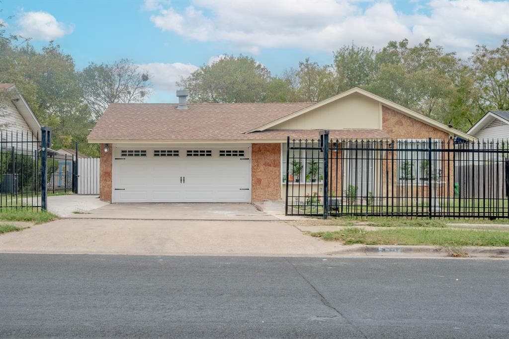 Primary Photo - 9801 Oriole Dr