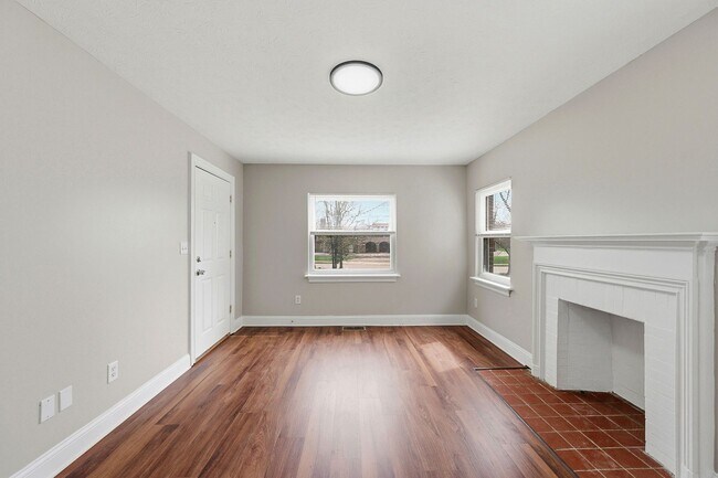 Foto del edificio - Updated 2BR Apartments Walkable to Xavier University