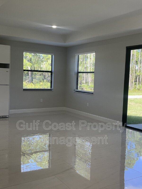 Foto del edificio - 674 Windermere Dr