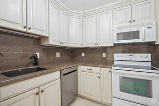 Building Photo - 6505 Bay Club Dr