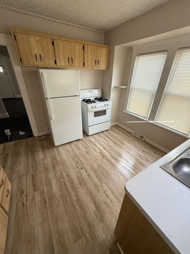 Foto del edificio - 10002 Parkview Ave