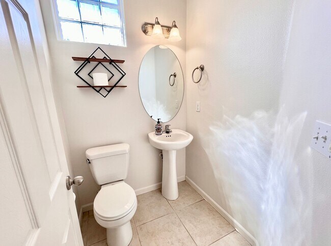 Building Photo - $2,100 Dewolf & HWY 168, 3 Bedroom Home - ...