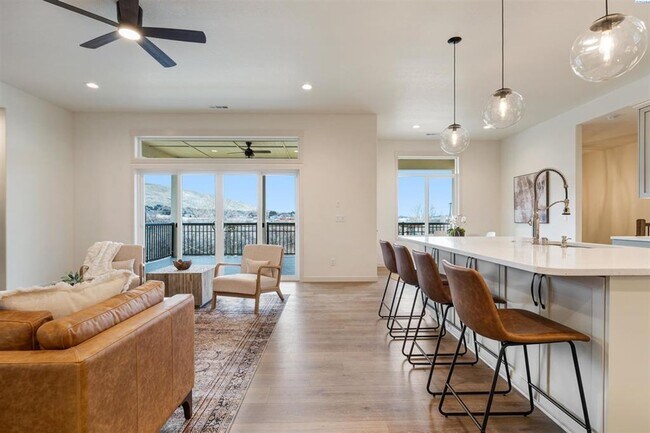 Foto del edificio - Stunning New Construction Five Bedroom Three Bath in South Richland!