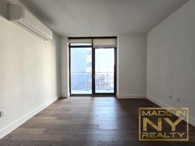 Foto del edificio - 3 bedroom in LONG ISLAND CITY NY 11101