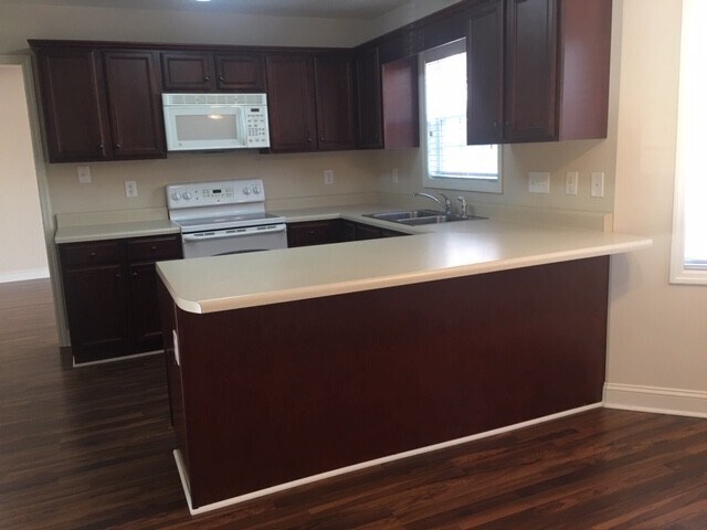 Building Photo - 3 Bedroom home w/ bonus in Sneads Ferry