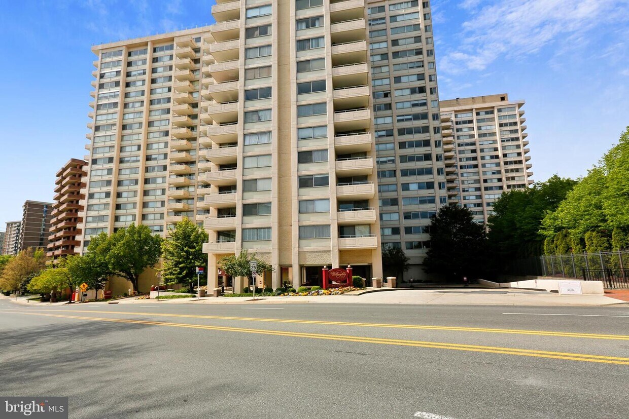 4515 Willard Ave Unit 906S, Chevy Chase, MD 20815 Condo for Rent in