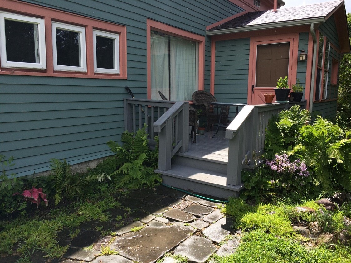 9 Arrowwood Dr, Ithaca, NY 14850 House Rental in Ithaca, NY