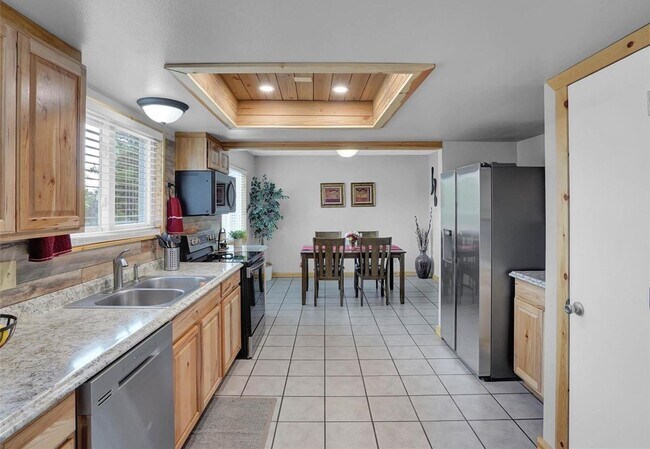 Foto del edificio - 4 Bed 4 Bath Home in District 20!!!