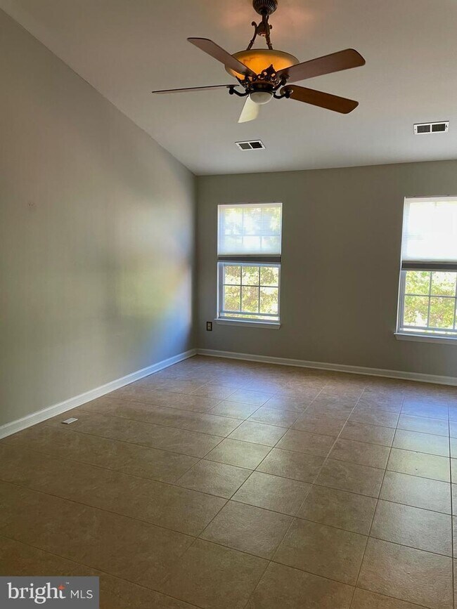 Building Photo - 6058 Signal Flame Ct