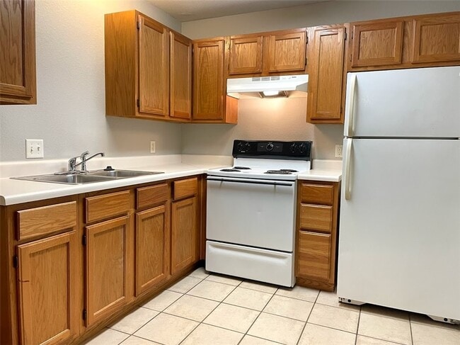 Building Photo - 1131 Oakland Ave