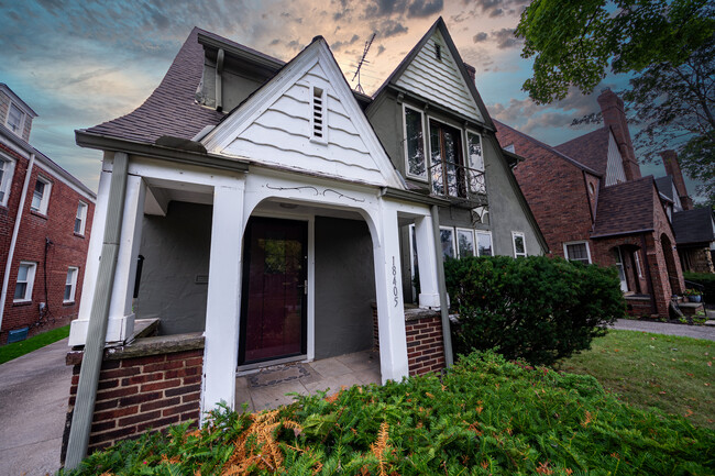 Building Photo - Peacefulhome-Newell Duplex