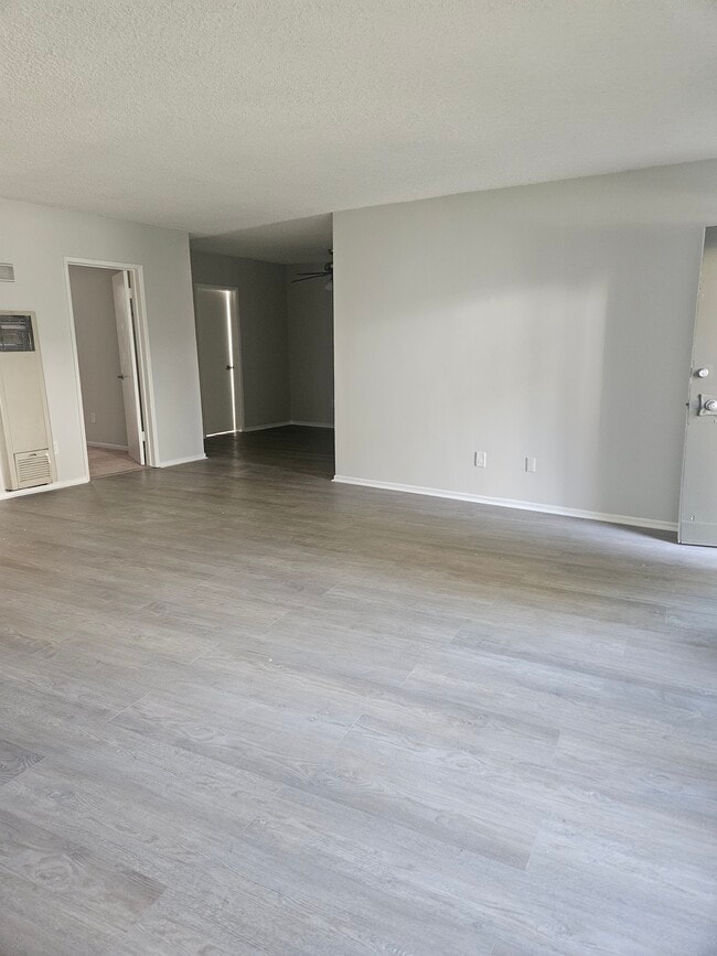 Building Photo - Canyon Gardens